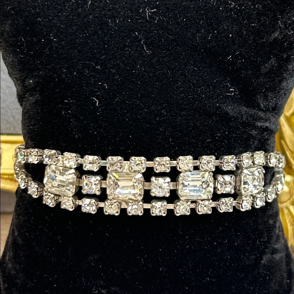 Bling Alert!!! Vintage Silver Rhinestone Bracelet